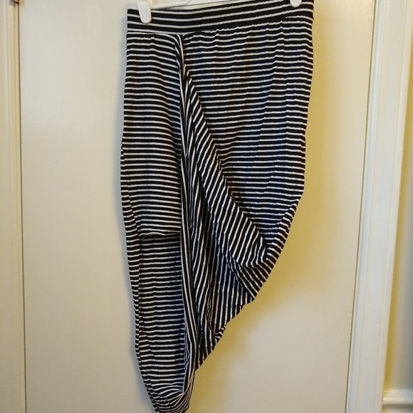 Asymmetrical skirt NWT - Picture 4 of 5